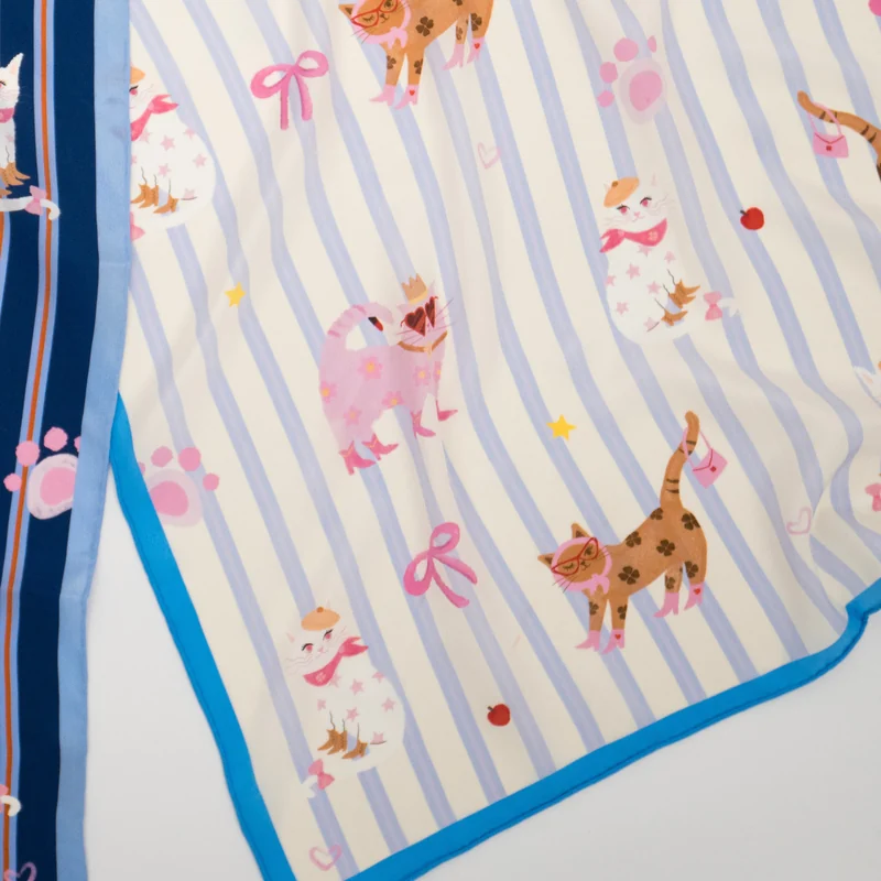 LAVISPER — Scarf & Illustration Collection（插画与丝巾系列） — Real Product · Puss in Boots fold detail. Published image 24 of 27.